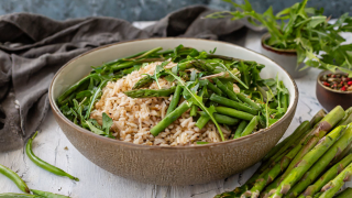 Rice bowl with green bean asparagus and arugula