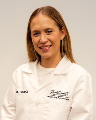 Headshot of Stefani Anash, MD