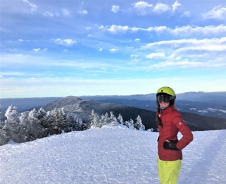 Diagnostic Radiology Resident Heather Etsby skiing