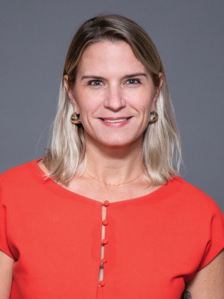 Headshot of Jennifer A. Dundee, MD, Reproductive Endocrinologist and Gynecologist.