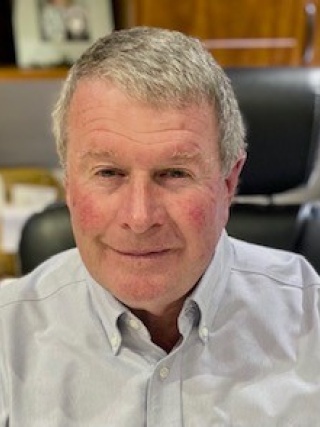 Bill Cunningham head shot photo.