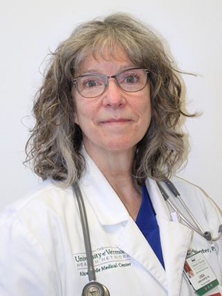 Headshot of Linda Hunter, PA-C, an Urgent Care Physician Assistant.