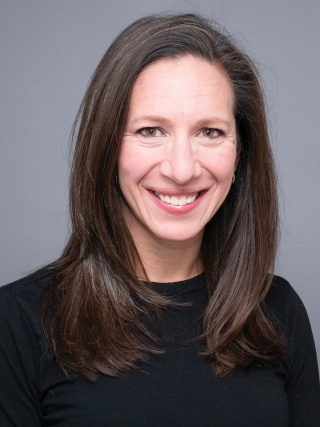 Headshot of Lindsey Roth, CRNA, a Nurse Anesthetist.