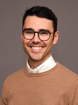 Headshot of Aaron Levit, DO, an Internal Medicine Physician and Hospitalist