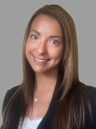 Headshot of Beth Paquin, FNP-C.