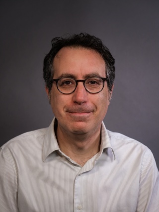 Portrait of Andrew Solomon, MD.