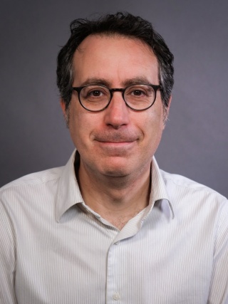 Portrait of Andrew Solomon, MD.
