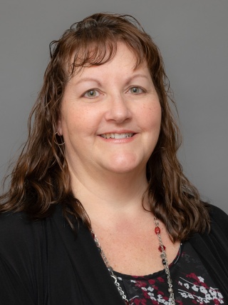 Portrait of Julie Tromblee.