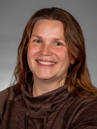 Headshot of Elsa Ingpen, DNP.