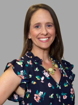 Headshot of Jennifer MacLean, PTA.