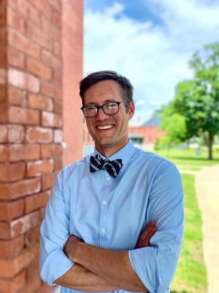 Portrait of Todd Daloz.