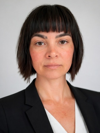 Headshot of Lindsey Couture, CRNA.