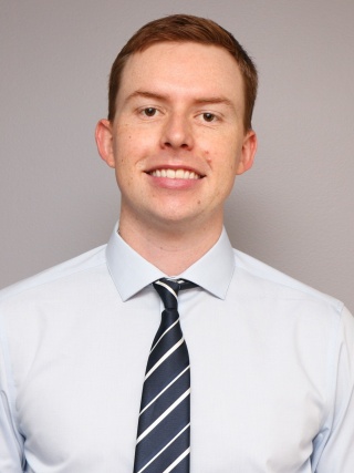 Headshot of Lars Andrews, PA-C.