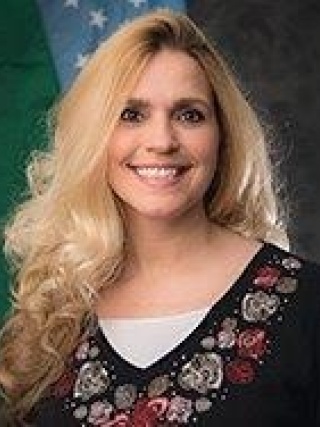 Headshot of Christine Farnham