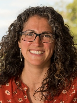 Portrait of Alison Webbinaro.