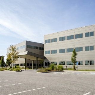 UVM Medical Center Dental and Oral Health entrance and parking lot.