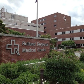 A Rutland Regional Medical Center Sign sits outside the building.