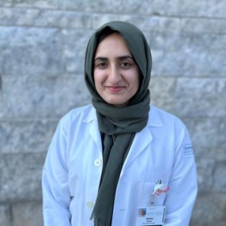 Headshot of Sidra Khan